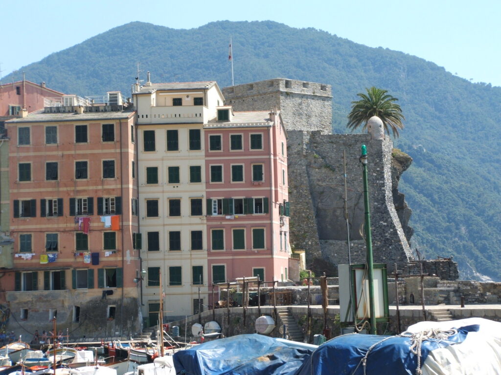 Porticciolo di Camogli, punto di partenza dei traghetti per San Fruttuoso e Portofino